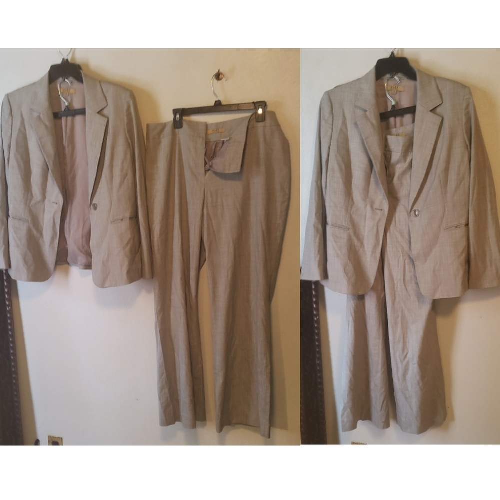 Alex Marie grey pantsuit.  Sz 16